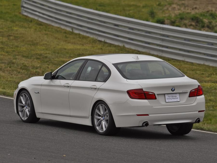  BMW 535i Sedan 2010 года  (US) (фото 2 из 11)